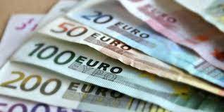 Курси валют на 21 жовтня: у касах банків гривня додала копійку до долара та п’ять-сім – до євро