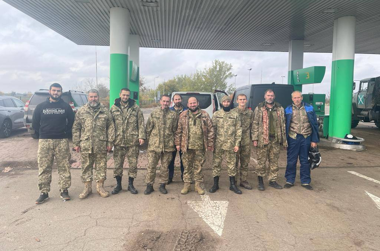 Додому повернулися 10 захисників України Додому повернулися 10 захисників України