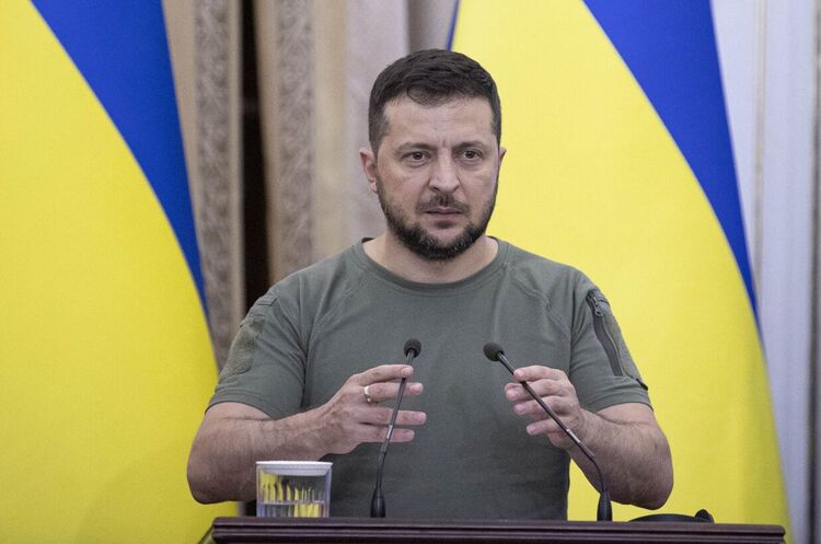 Президент Володимир Зеленський Зеленський: Росіяни не тікають з Херсона – це інформаційна операція