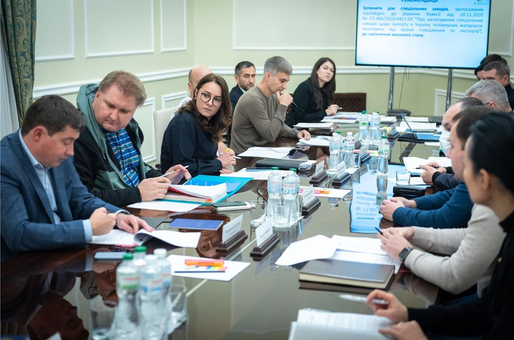 Україна зупиняє дію спеціального мита на ПВХ-сировину для виробництва віконного профілю Україна зупиняє дію спеціального мита на ПВХ-сировину для виробництва віконного профілю