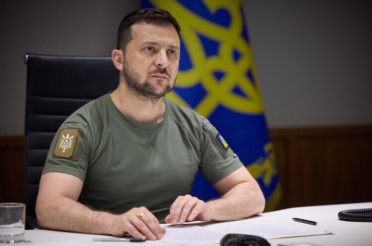 Президент Володимир Зеленський Зеленський обговорив із Санду падіння російської ракети на території Молдови