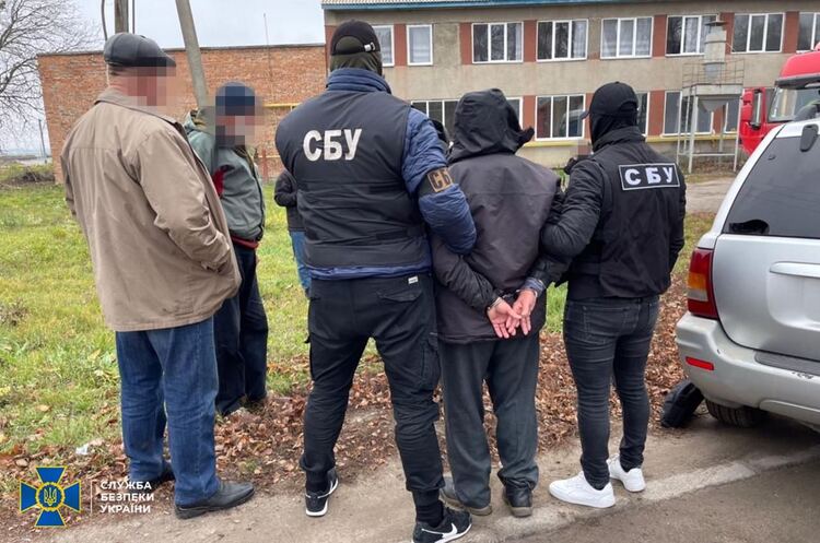 СБУ затримала агента ГРУ, який «наводив» російські ракети на енергетичні об’єкти Вінниччини СБУ затримала агента ГРУ, який «наводив» російські ракети на енергетичні об’єкти Вінниччини