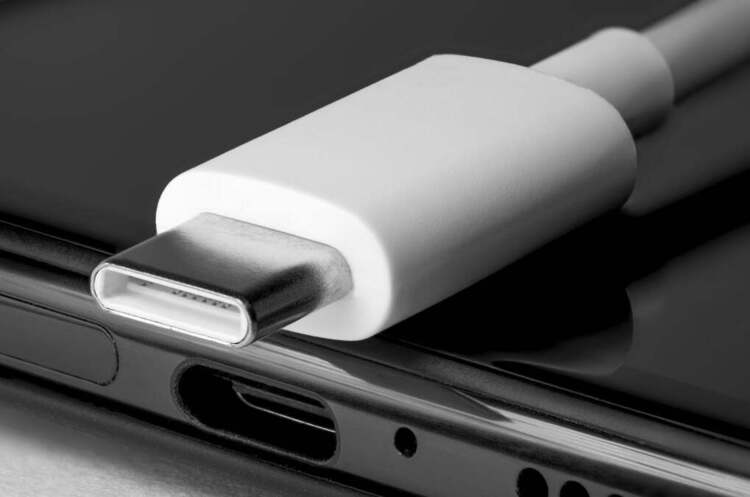 USB-C Усі виробники смартфонів мають перейти на універсальний зарядний кабель до 2025 року