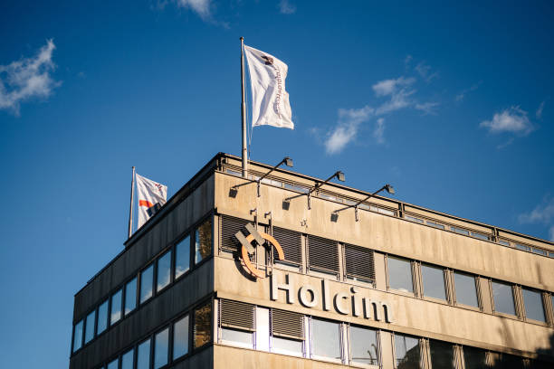 Виробник будматеріалів Holcim йде з російського ринку Виробник будматеріалів Holcim йде з російського ринку