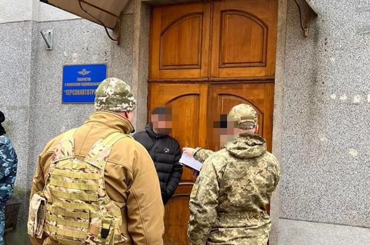 СБУ затримали власника “Херсонавтотранс”, його звинувачують в перевезенні окупантів СБУ затримали власника “Херсонавтотранс”, його звинувачують в перевезенні окупантів