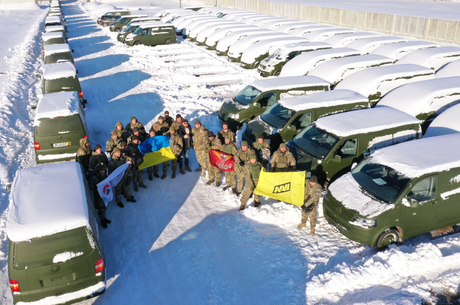 Очередные 100 автомобилей отправляются на фронт при поддержке NAVI и Аккордбанка