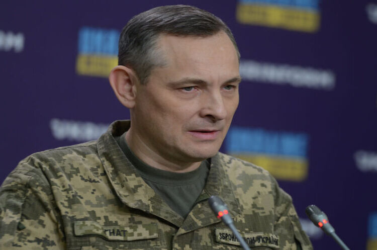 Ігнат: З вересня українська ППО збила понад 400 російських ракет та майже стільки ж дронів-камікадзе Ігнат: З вересня українська ППО збила понад 400 російських ракет та майже стільки ж дронів-камікадзе
