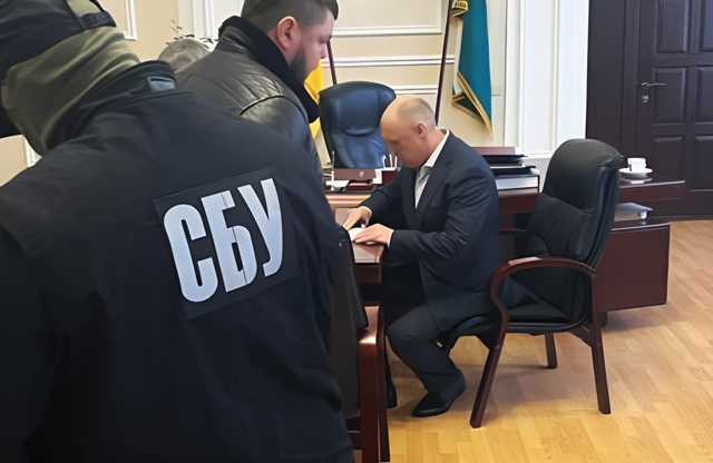 фото СБУ СБУ вручила підозру меру Полтави Мамаю і проводить слідчі дії у полтавській міськраді