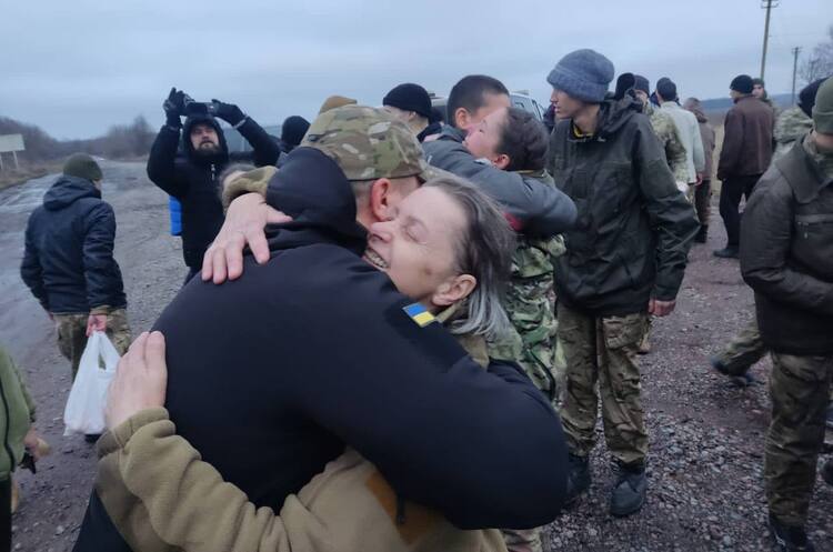 Україна повернула з російського полону ще 140 воїнів Україна повернула з російського полону ще 140 воїнів