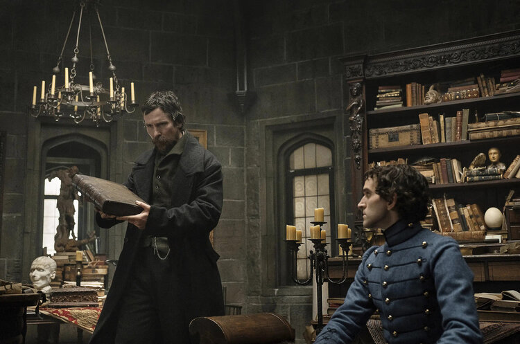 Прем’єра тижня на Netflix: яким вийшов детективний трилер “Блідо-блакитне око” з молодим Едгаром Алланом По та старим Крістіаном Бейлом Прем’єра тижня на Netflix: яким вийшов детективний трилер “Блідо-блакитне око” з молодим Едгаром Алланом По та старим Крістіаном Бейлом