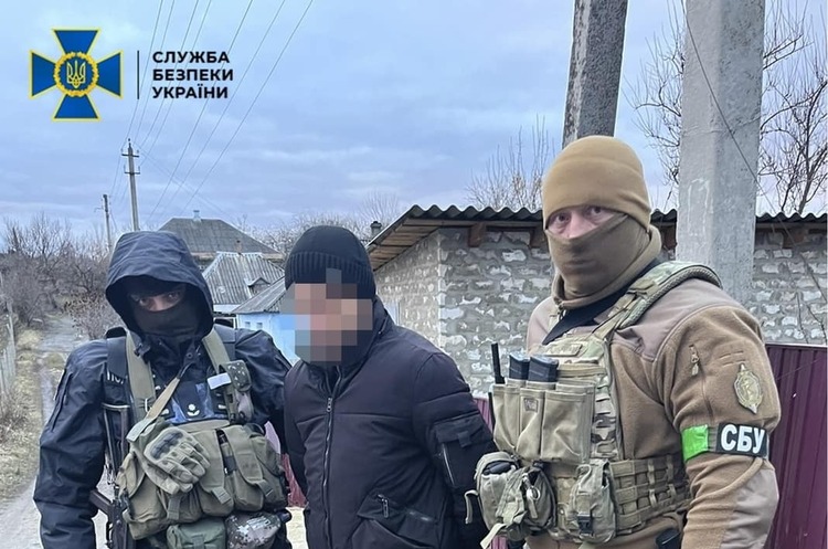 СБУ затримала ще одного пособника рф на Харківщині: допомагав вивозити зерно в росію СБУ затримала ще одного пособника рф на Харківщині: допомагав вивозити зерно в росію
