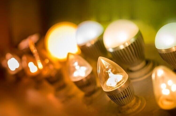 Уряд запускає програму безплатного обміну старих ламп розжарювання на енергоощадні LED-лампи Уряд запускає програму безплатного обміну старих ламп розжарювання на енергоощадні LED-лампи
