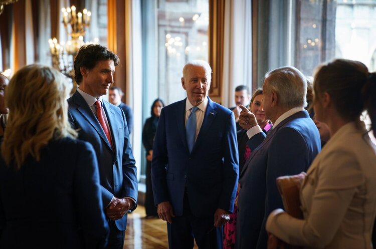 @JustinTrudeau США, Мексика і Канада домовилися про масштабну взаємну торгівлю, щоб знизити залежність від Азії
