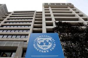 МВФ розглядає пакет допомоги Україні на $16 млрд, перші виплати можуть надійти вже у квітні – Bloomberg