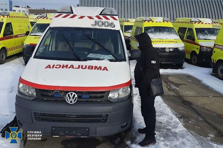 Керівництво Житомирської митниці організувало корупційну схему зі «швидкими» на 20 млн грн Керівництво Житомирської митниці організувало корупційну схему зі «швидкими» на 20 млн грн