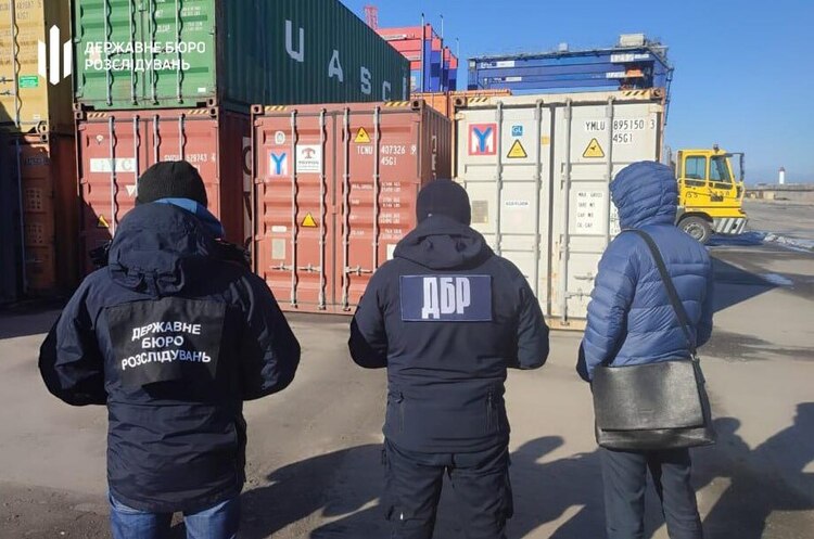 ДБР виявило на Одеській митниці ще 250 прихованих від розмитнення контейнерів