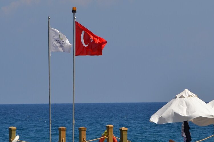 Туреччина стала мало не найбільшим хабом для обходу росією західних санкцій — Bloomberg