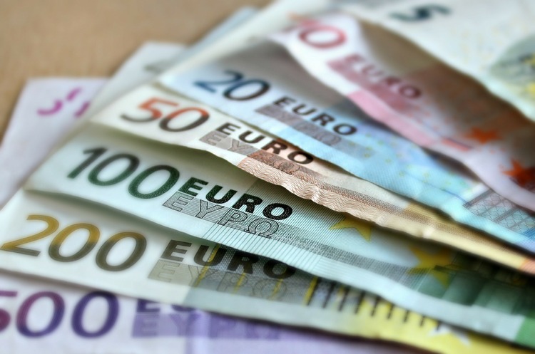 фото Shutterstock “Друзі путіна” успішно ховають свої мільярди від європейської влади за допомогою місцевих профі — розслідування