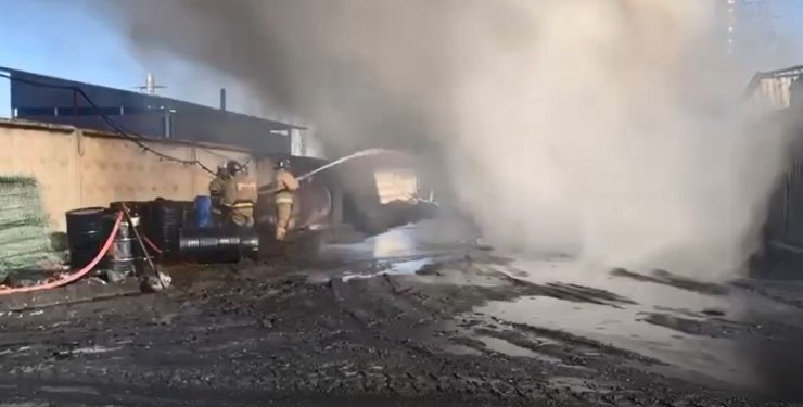 У Ростовській області знову спалахнула пожежа на НПЗ У Ростовській області знову спалахнула пожежа на НПЗ