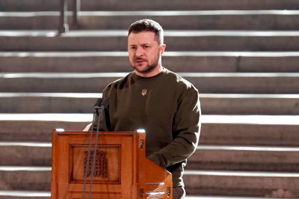 Зеленський в Британії: «Коаліція ракет великої дальності змусить зло відступити» Зеленський в Британії: «Коаліція ракет великої дальності змусить зло відступити»