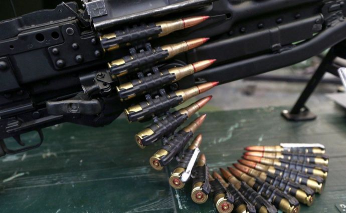 Кабмін дозволив трьом компаніям зовнішньоекономічні операції з військовими товарами Кабмін дозволив трьом компаніям зовнішньоекономічні операції з військовими товарами