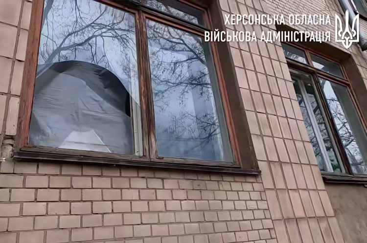 Окупанти обстріляли медичний заклад у Херсоні Окупанти обстріляли медичний заклад у Херсоні