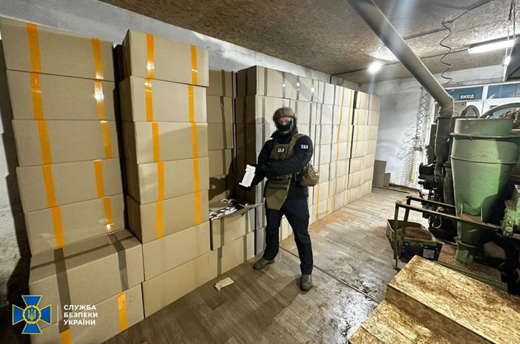 СБУ ліквідувала схему підпільного виробництва і контрабанди тютюнових виробів до ЄС СБУ ліквідувала схему підпільного виробництва і контрабанди тютюнових виробів до ЄС