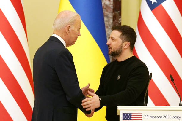 Голова МЗС України про зустріч Байдена та Зеленського: «Обидва президенти задоволені розмовою» Голова МЗС України про зустріч Байдена та Зеленського: «Обидва президенти задоволені розмовою»