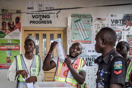 Взрывоопасные выборы: в Нигерии сегодня избирают парламент, губернаторов и президента. Риск кровопролития – очень высок
