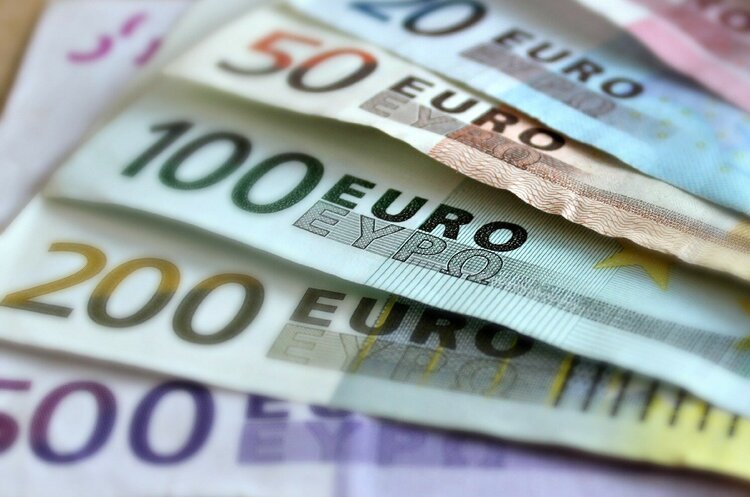 Німеччина виділяє 5 млн євро на відновлення шкіл в Україні Німеччина виділяє 5 млн євро на відновлення шкіл в Україні