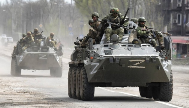 Окупанти вивезли близько 200 осіб із Херсонщини для проведення «фільтраційних заходів» Окупанти вивезли близько 200 осіб із Херсонщини для проведення «фільтраційних заходів»