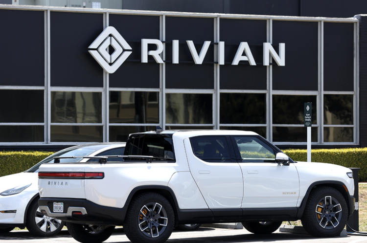 Акції американського виробника електрокарів Rivian обвалилися на більш ніж 14% за добу Акції американського виробника електрокарів Rivian обвалилися на більш ніж 14% за добу