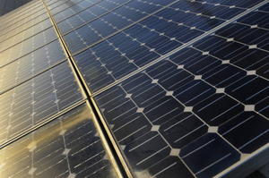 Єврокомісія виділила 180 млн євро на закупівлю сонячних панелей для України