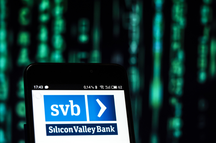Мін'юст США запідозрив керівників SVB в інсайдерському продажу акцій банку Мін'юст США запідозрив керівників SVB в інсайдерському продажу акцій банку