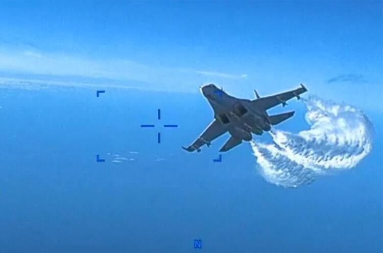 США опублікували відео збиття російським Су-27 американського безпілотника