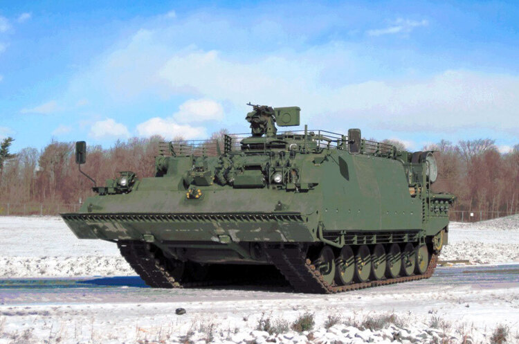 Канада відправила Україні броньовані Bergepanzer 3