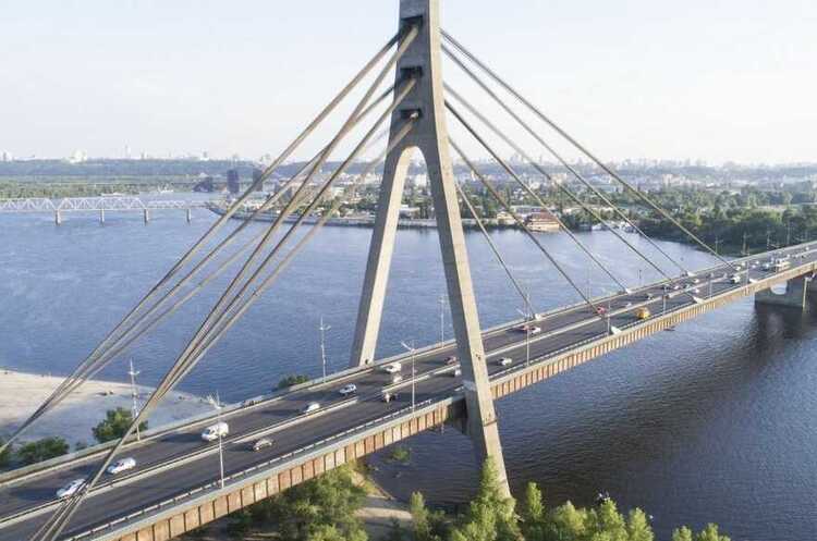 «Київавтодор»: На Північному мосту частково обмежать рух транспорту на кілька днів «Київавтодор»: На Північному мосту частково обмежать рух транспорту на кілька днів
