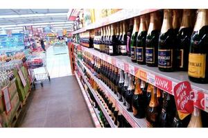 У Києві з 27 березня алкогольні напої в магазинах продаватимуть на годину довше