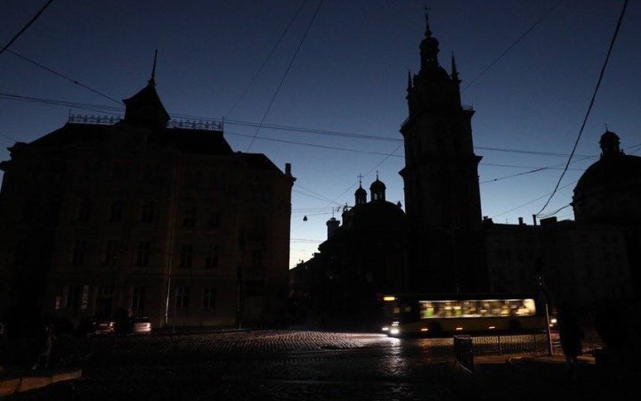 Через відключення електрики в січні зупиняли роботу 73% підприємств Через відключення електрики в січні зупиняли роботу 73% підприємств