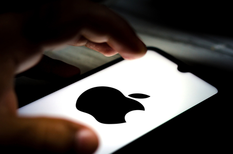 Загострення параної чи уклін Китаю: що спонукало рф вилити бруд на Apple