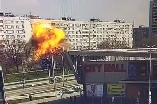 UPDATED: russians shelled a residential building in Zaporizhzhia