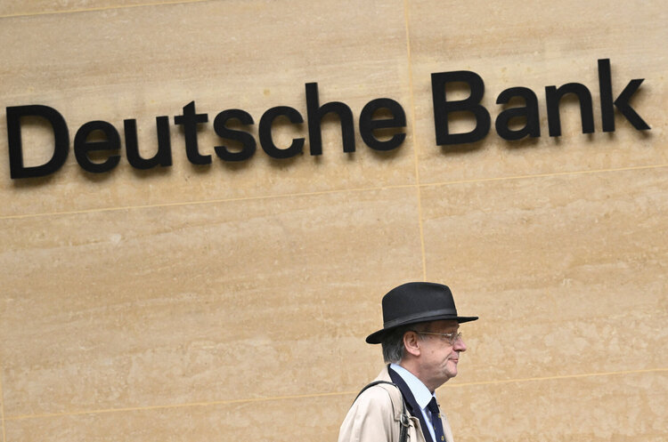 Акції Deutsche Bank обвалилися майже на 11,3% за добу Акції Deutsche Bank обвалилися майже на 11,3% за добу