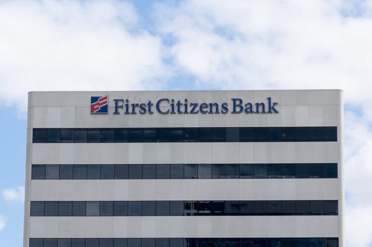 Американський First Citizens Bank купує збанкрутілий SVB Американський First Citizens Bank купує збанкрутілий SVB