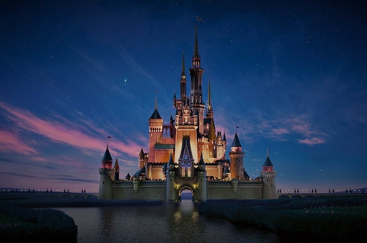 Disney планує до літа звільнити 7000 працівників Disney планує до літа звільнити 7000 працівників