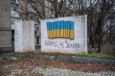External and internal pressure on Ukraine will increase rapidly if russians capture Bakhmut – Zelensky