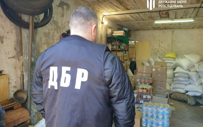 «Масштабне розкрадання продуктів для військових»: ДБР знайшло ще один підпільний склад із харчами «Масштабне розкрадання продуктів для військових»: ДБР знайшло ще один підпільний склад із харчами