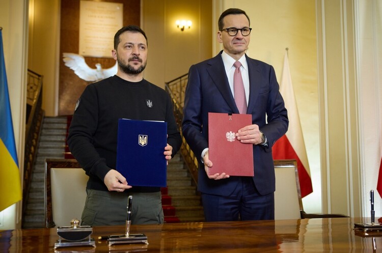 фото Офіційний сайт Президента України Польща й Україна підписали договір про наміри щодо постачання зброї в Україну