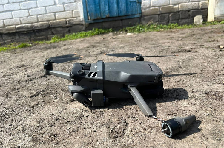 Прикордонники знешкодили 2 ворожих дрони на Луганщині Прикордонники знешкодили 2 ворожих дрони на Луганщині