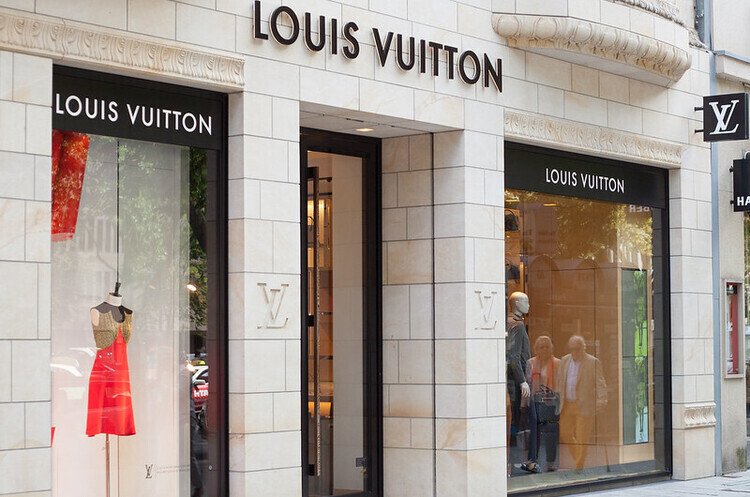Акції LVMH злетіли до рекорду після того, як китайські покупці вийшли з карантину Акції LVMH злетіли до рекорду після того, як китайські покупці вийшли з карантину