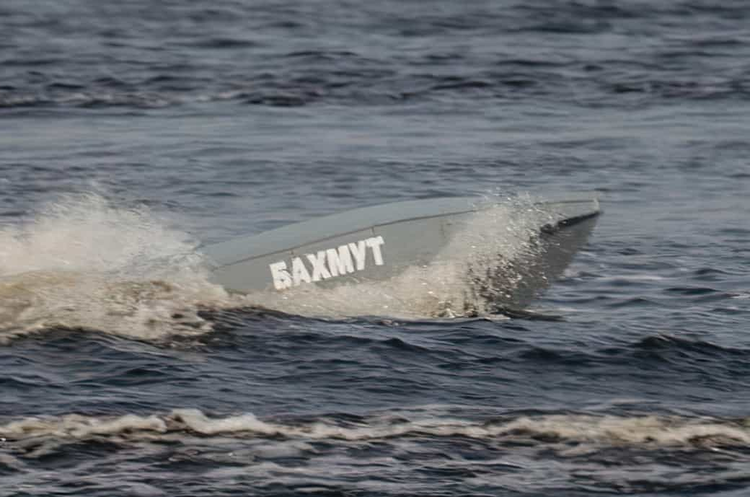 Український морський безпілотник "Бахмут" ОНОВЛЕНО: Окупований Севастополь вночі атакували надводні дрони